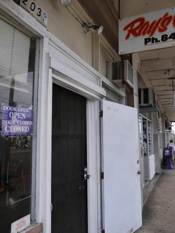 Door Open = Open. Door Closed = Closed. Gotta love the simplicity.